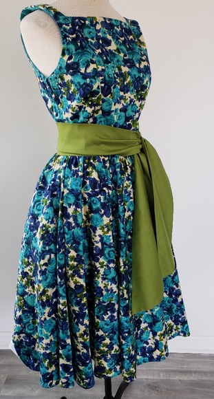 New Pinup Couture Maria Dress in Blue/Olive Floral - Picture 8 of 8